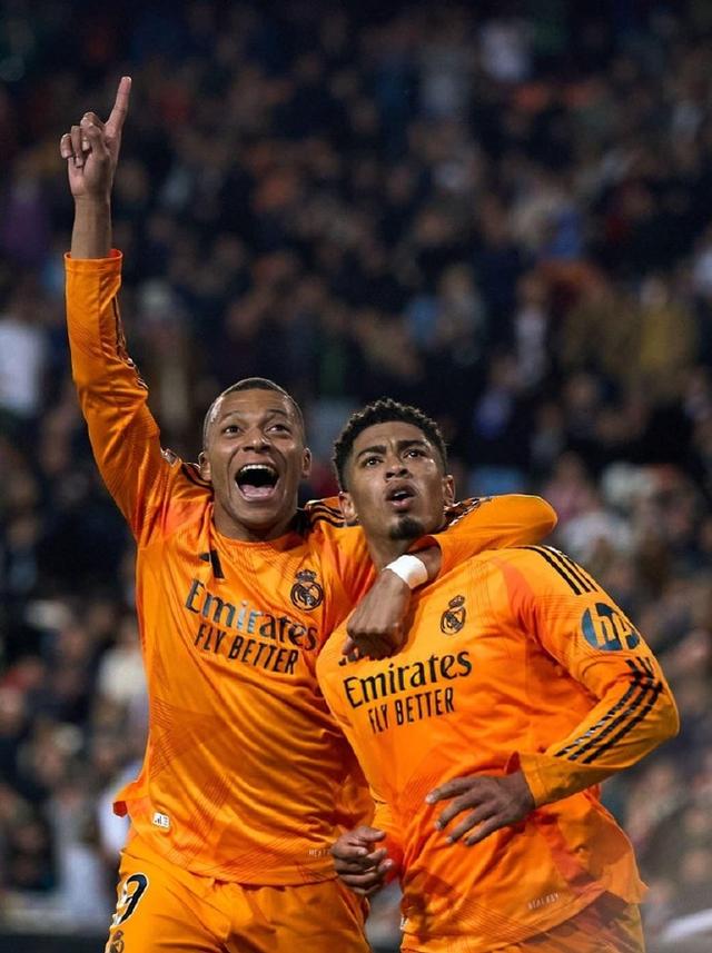 瓦伦西亚压哨绝杀,客场夺得宝贵分 瓦伦西亚压哨绝杀,客场夺得宝贵分