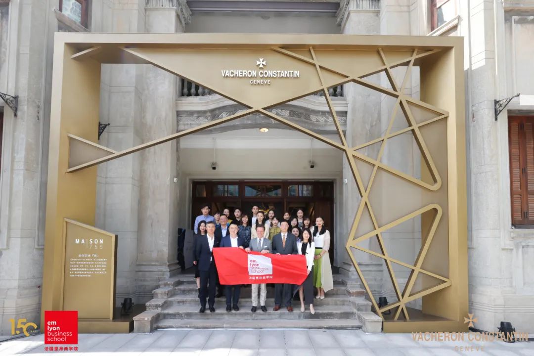 里昂球员转会传闻:新生力量加盟解困的简单介绍 里昂球员转会传闻:新生力量加盟解困的简单介绍