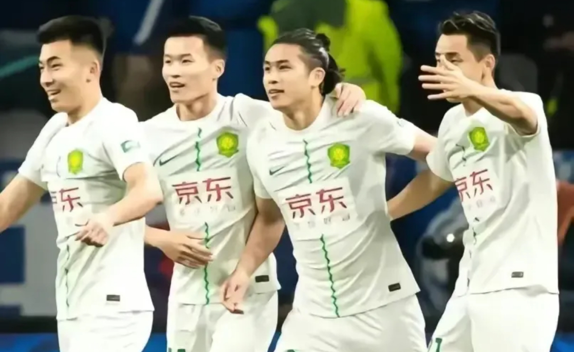 乌克兰队被荷兰逆转,憾失晋级机会 乌克兰队被荷兰逆转,憾失晋级机会