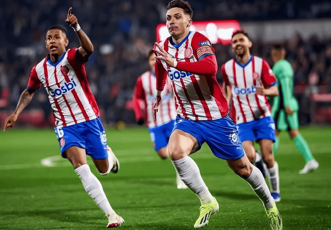 包含马洛卡队长缺席比赛，球队士气有所影响的词条