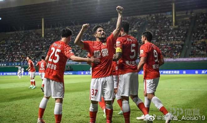 国家队展现强大实力,夺得殊荣比赛 国家队展现强大实力,夺得殊荣比赛