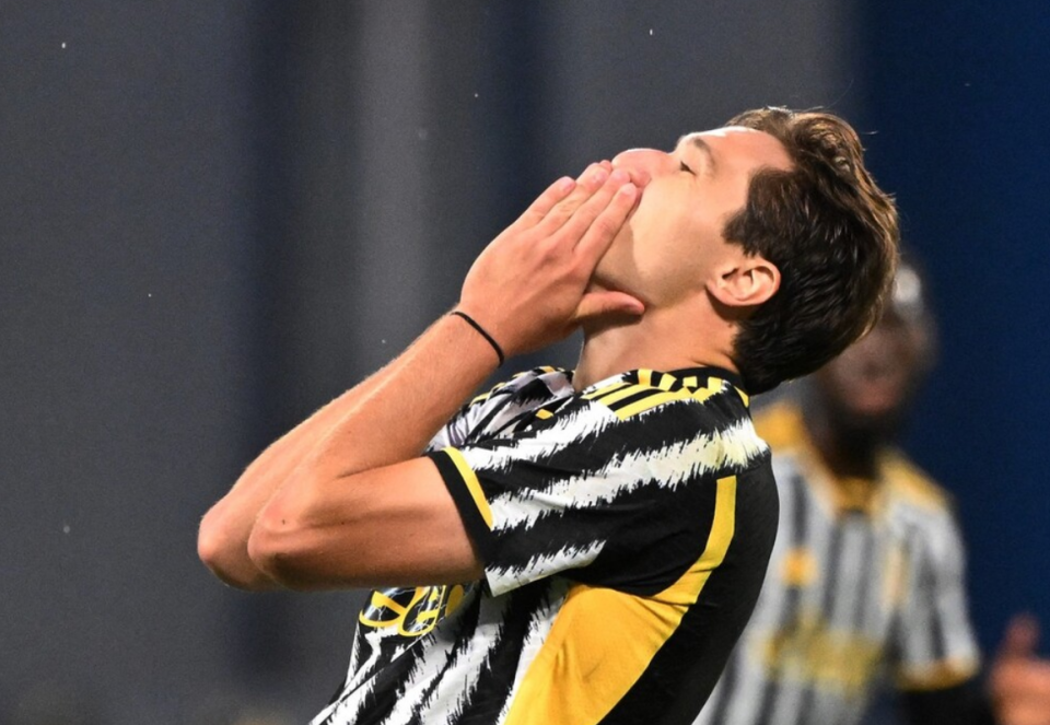 贝拉尔远射命中,为球队得分的简单介绍