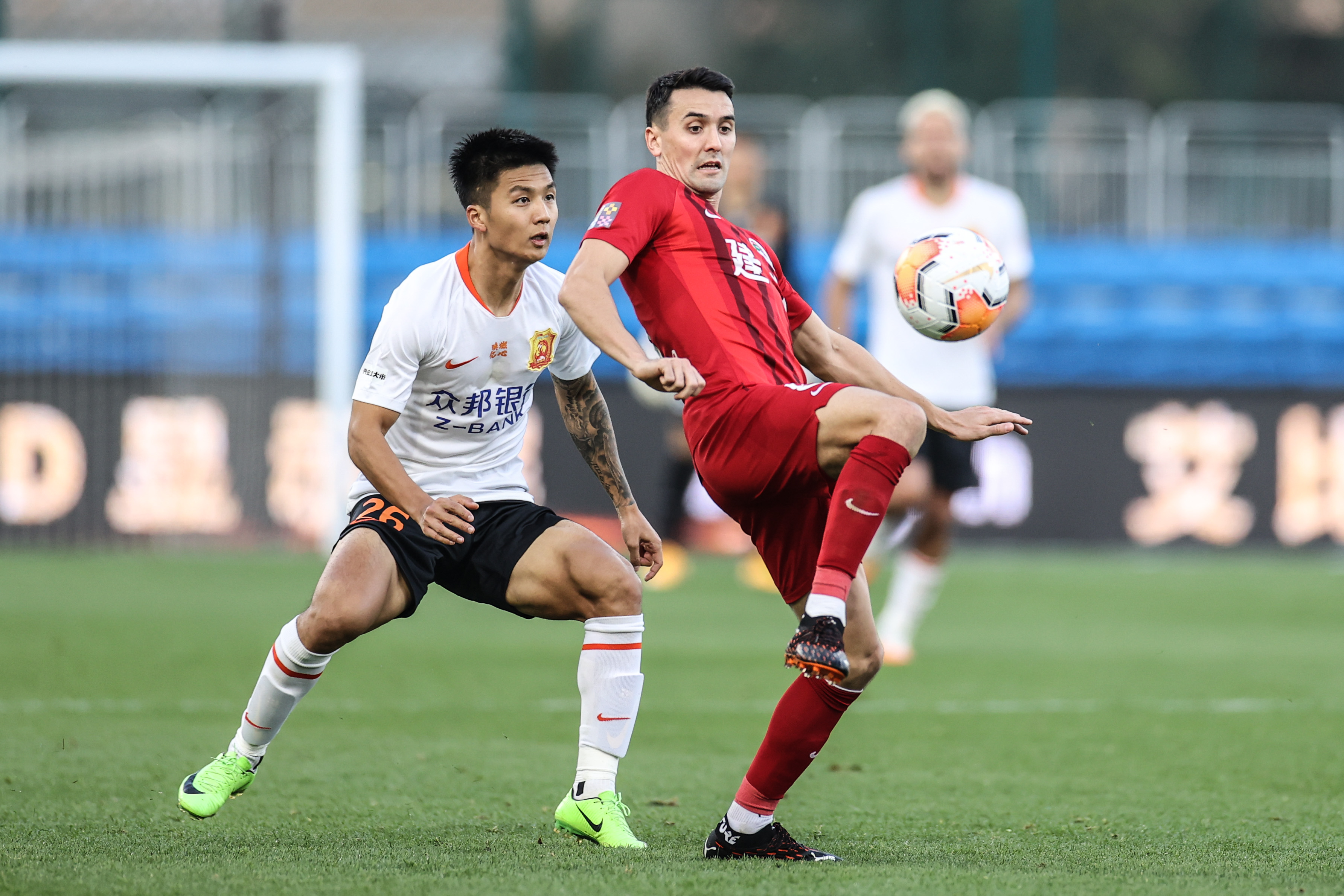 建业球员表现出色,率队取得连胜 建业球员表现出色,率队取得连胜