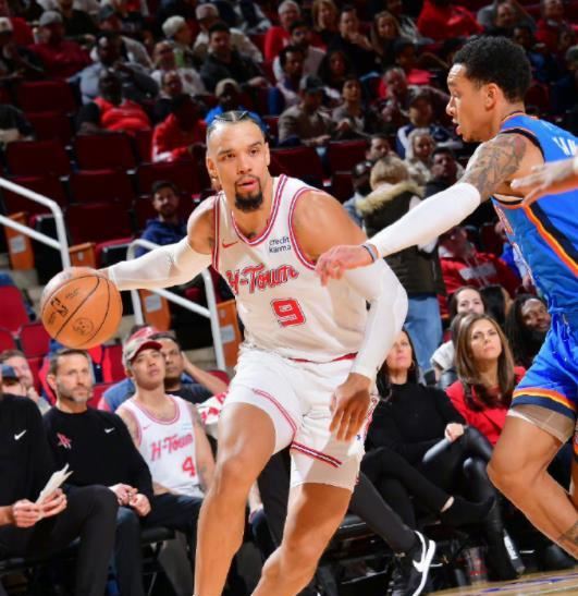 火箭队长受伤缺阵，球队备受冲击