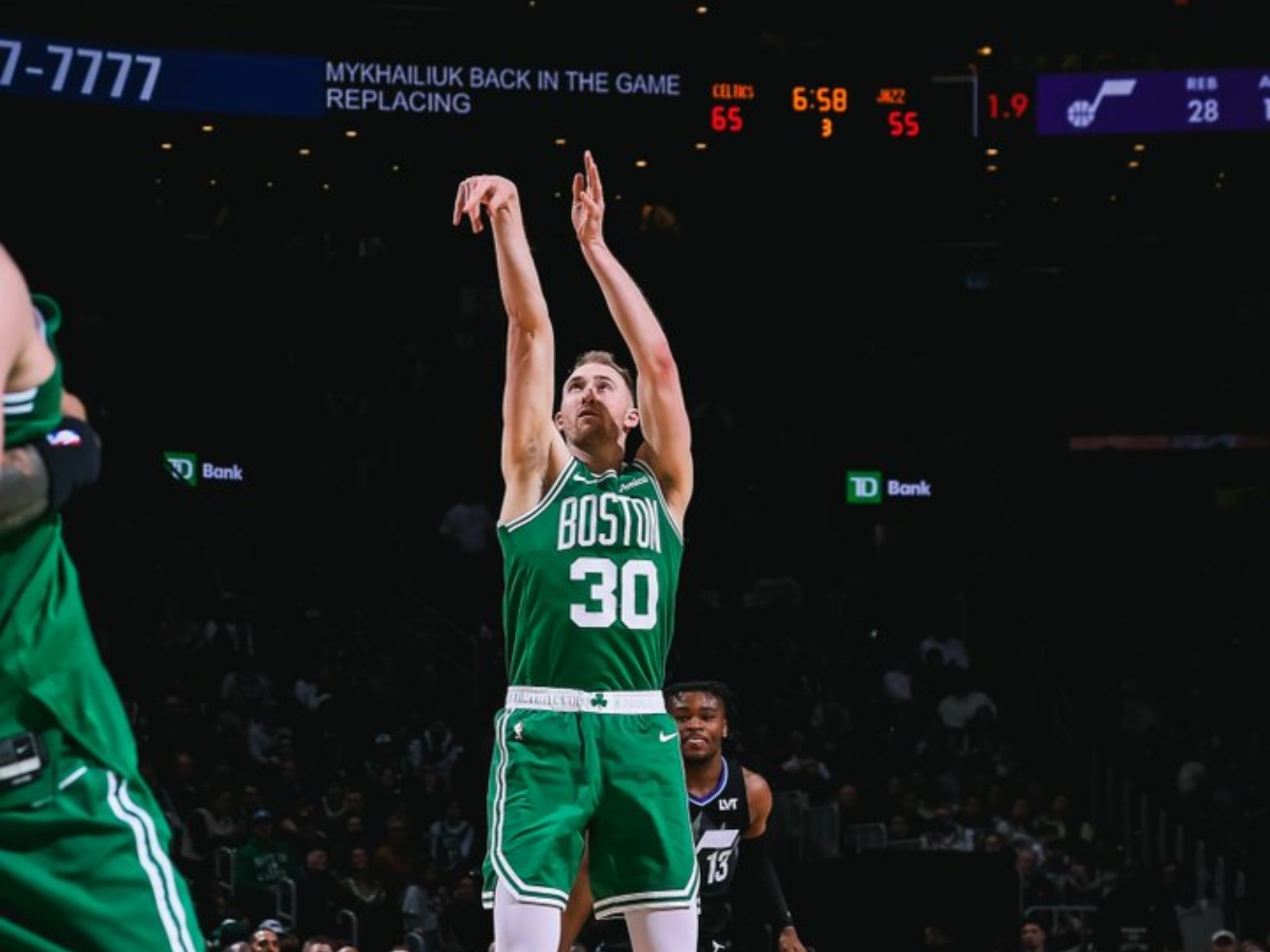 爵士大胜凯尔特人，豪取胜利