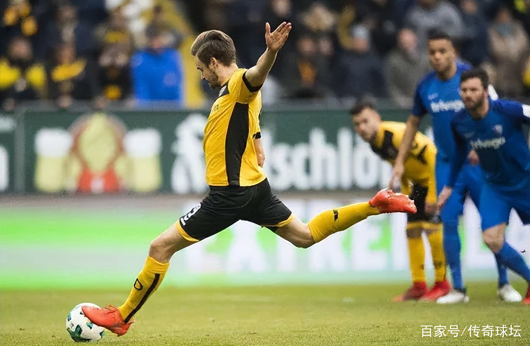 凯泽斯劳滑稳居榜首,赢得阵阵喝彩 凯泽斯劳滑稳居榜首,赢得阵阵喝彩