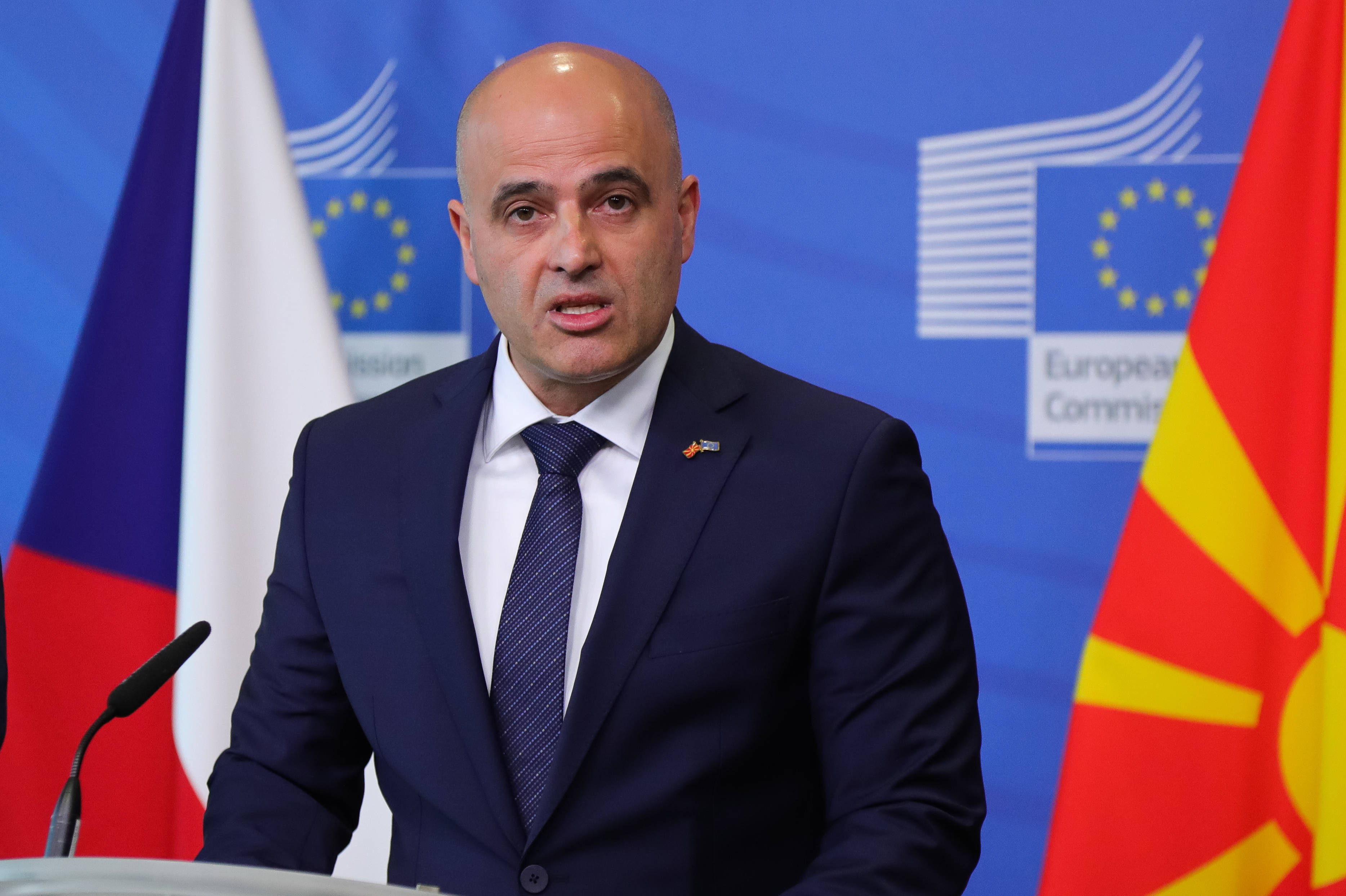 包含北马其顿客场负于阿尔巴尼亚，遗憾失利的词条