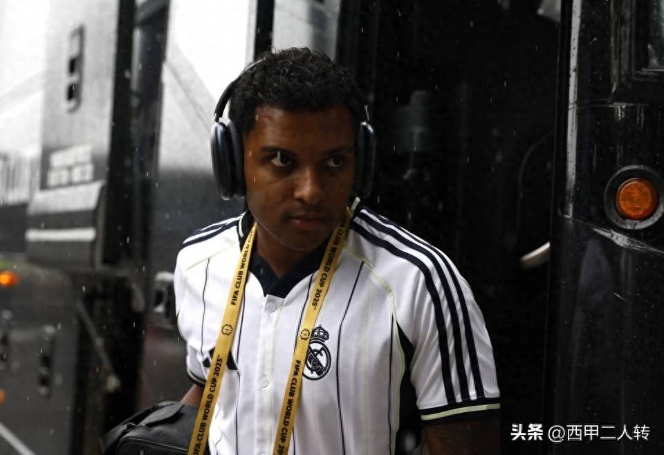 阿森纳签下了一名年轻的巴西前锋,球迷期待他的表现 阿森纳签下了一名年轻的巴西前锋,球迷期待他的表现