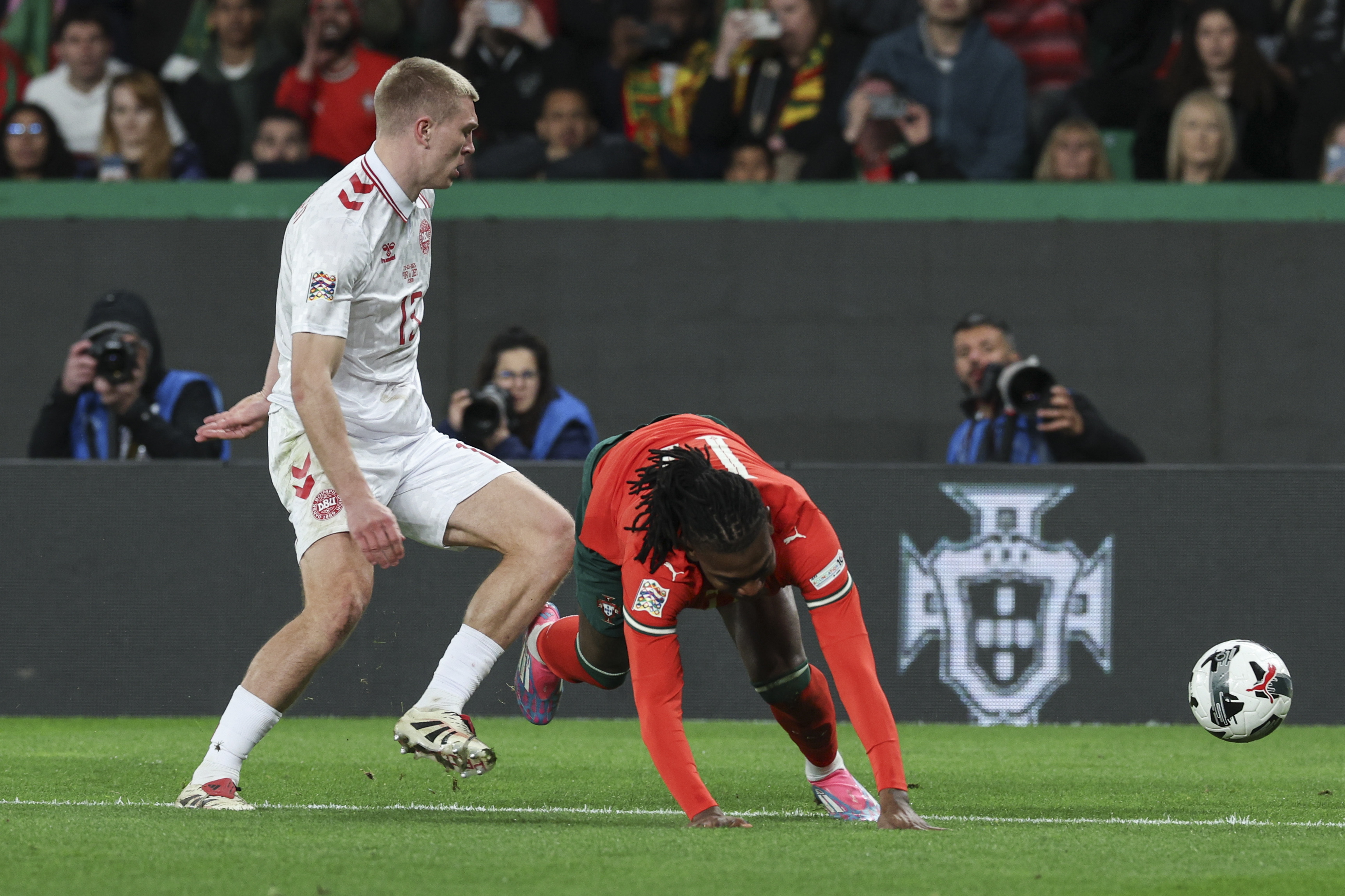 PG电子游戏-欧国联小组赛末轮对决，激战即将展开