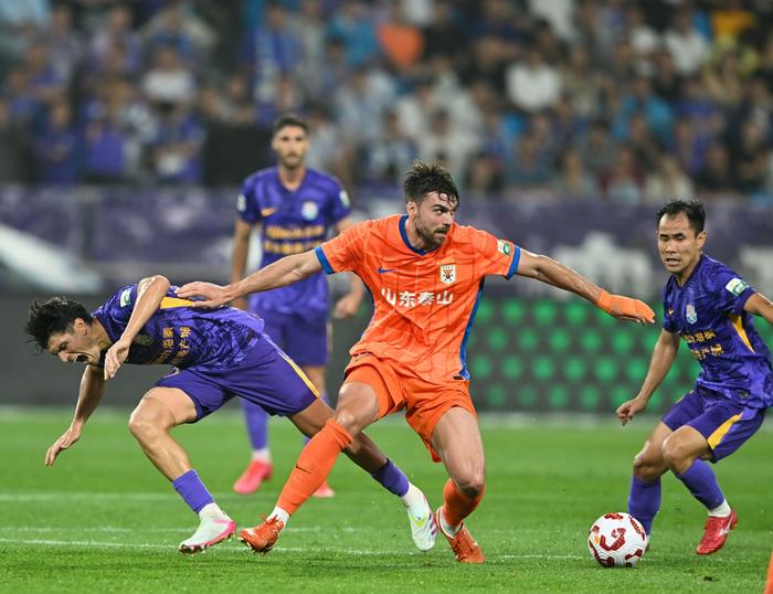 著名足球俱乐部迎战最强对手 著名足球俱乐部迎战最强对手