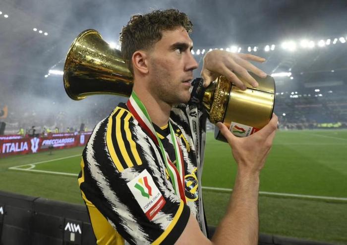 包含尤文图斯球迷热情高涨,期待球队再夺冠的词条 包含尤文图斯球迷热情高涨,期待球队再夺冠的词条