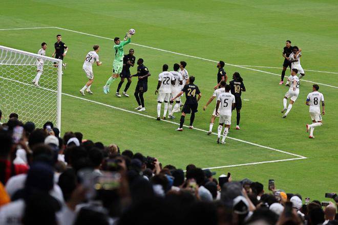 包含柏林赫塔主场不敌多特蒙德，遭遇失利的词条