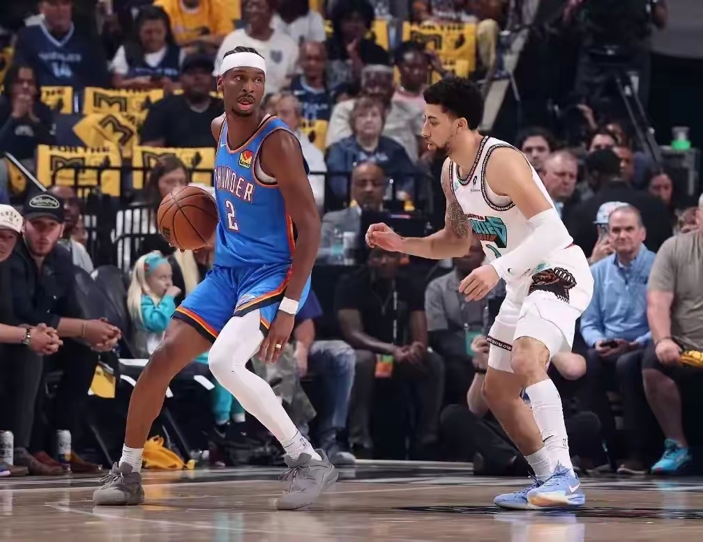 PG平台-黄蜂队突破重围，晋级季后赛次轮