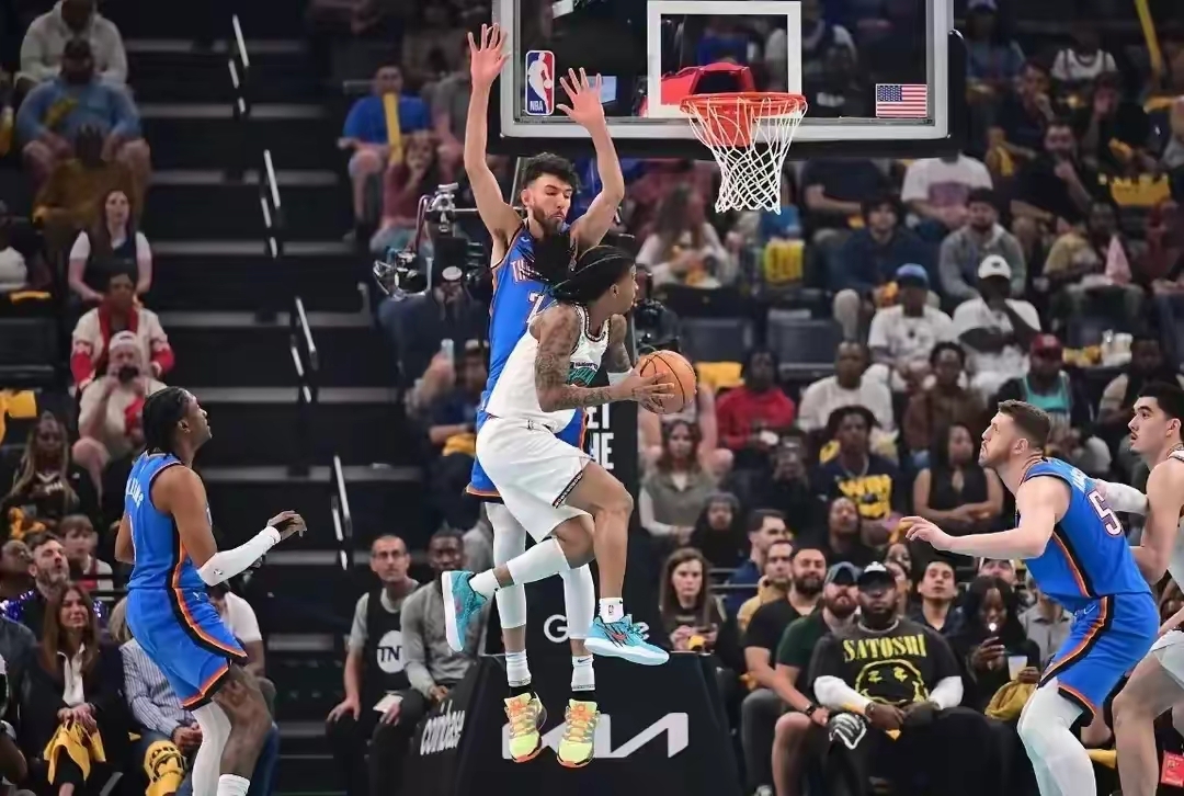 黄蜂队突破重围,晋级季后赛次轮 黄蜂队突破重围,晋级季后赛次轮