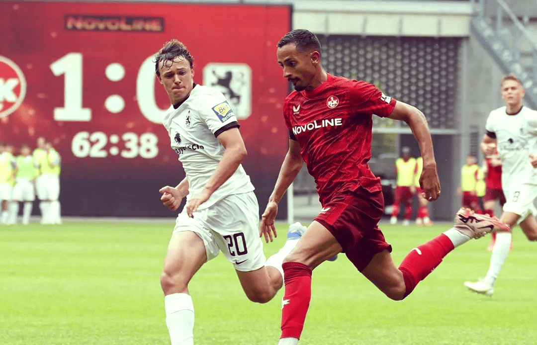 卡尔斯鲁厄队建立攻防平衡,主场取胜展示实力 卡尔斯鲁厄队建立攻防平衡,主场取胜展示实力