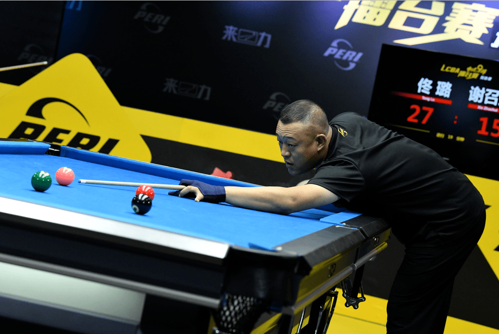 激烈比拼，双方实力均衡，胜负难分