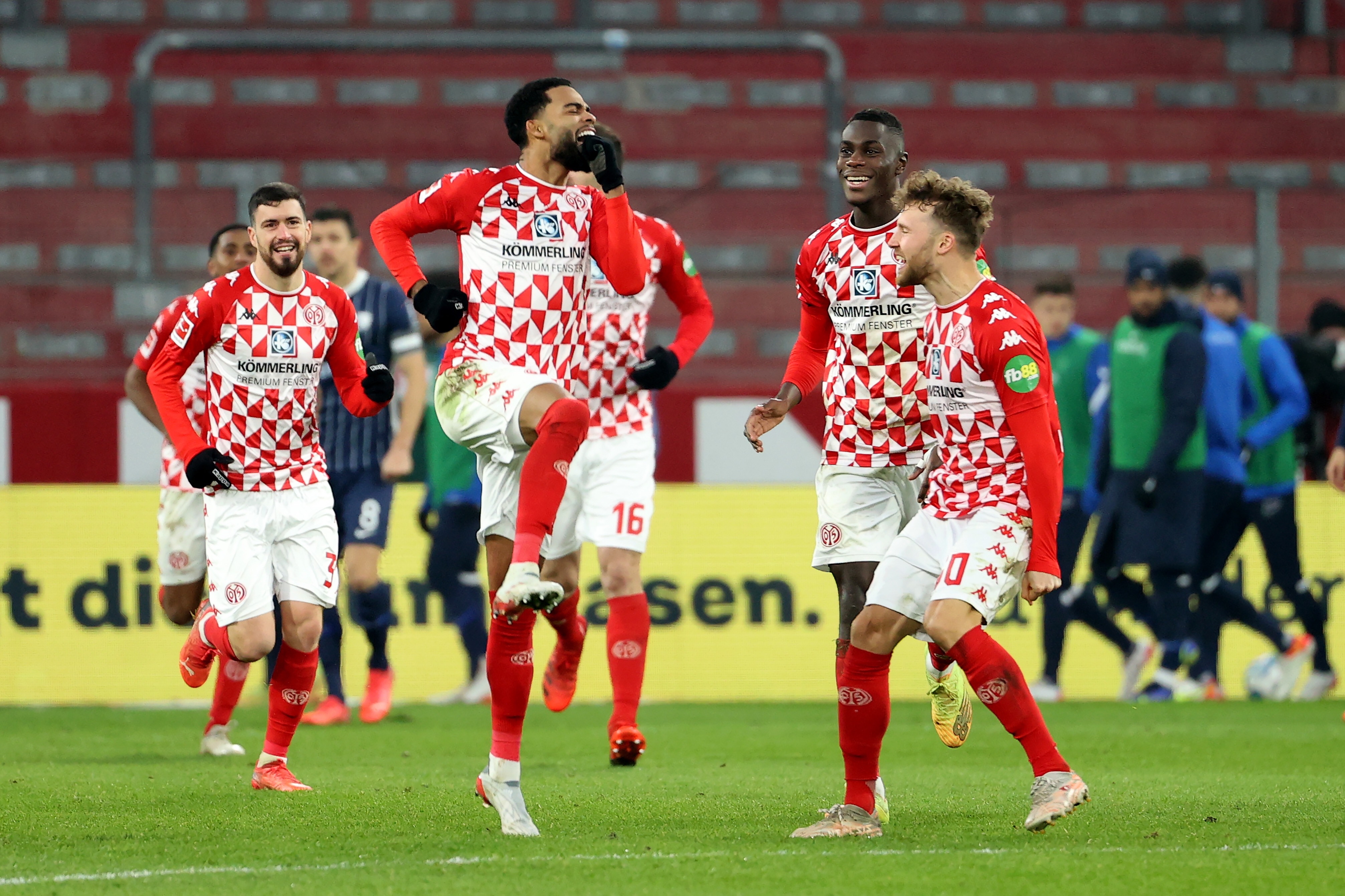 热刺客场击败拜仁,取得胜利实现突破 热刺客场击败拜仁,取得胜利实现突破