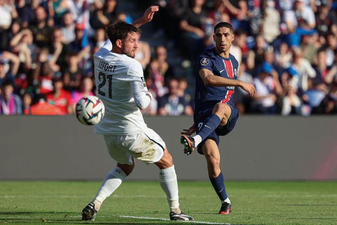 关于巴黎圣日尔曼拼尽全力,成功突破对手防线晋级的信息 关于巴黎圣日尔曼拼尽全力,成功突破对手防线晋级的信息