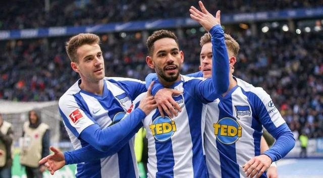 柏林赫塔主场告负,保级乌云盖顶 柏林赫塔主场告负,保级乌云盖顶