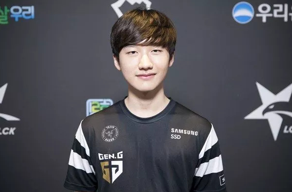 PG电子游戏-BRO碾压GEN，Peanut开启传奇时刻强强对话八强赛，留下经典瞬间