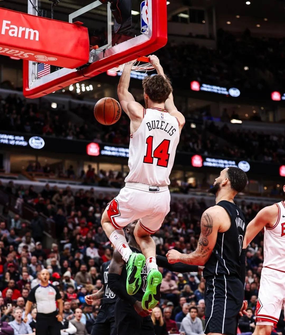 公牛主场战胜热火,拉文贡献全队最高得分 公牛主场战胜热火,拉文贡献全队最高得分