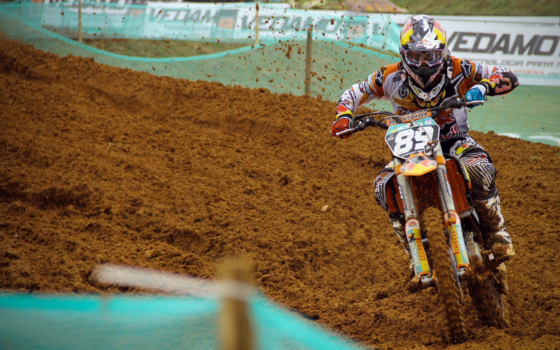 PG平台-钢铁长城与灵魂之矛，王皓如何以一人之智，铸就波兰足球的不朽一夜